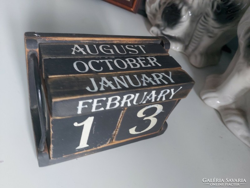 16 cm wide, rustic, worn wooden perpetual calendar