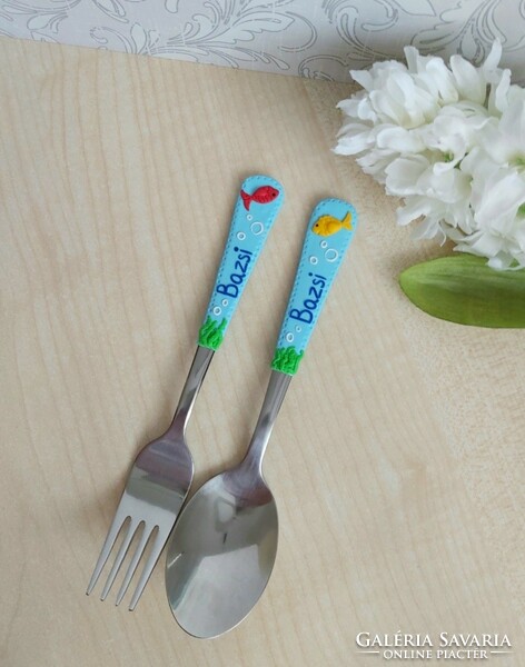 Children's cutlery set with fish