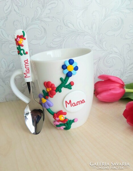 Floral mug and teaspoon set