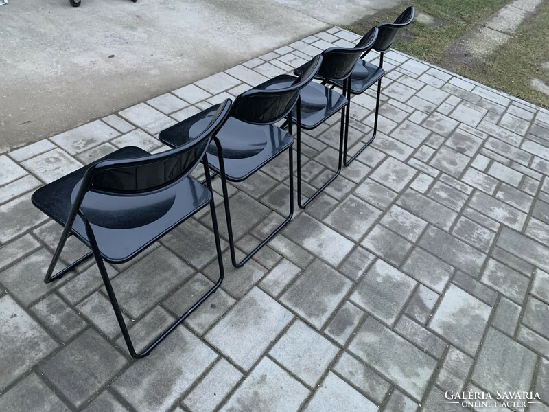 Összecsukható használt IKEA fekete székek 2.500/db.