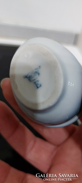 Porcelain egg bonbinier is rare