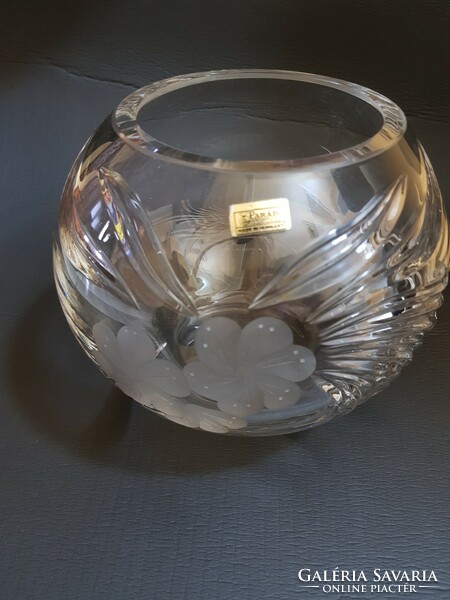 Spectacular polished lead crystal spherical vase. Scratch-free modern design