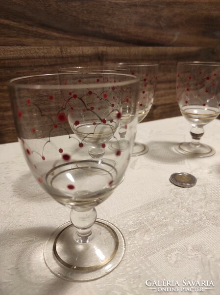 5 glasses with polka dots