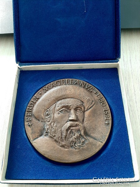 Ferdin magellanvs 1480 - 1521 bronze double-sided commemorative plaque 9.7 cm in its own box