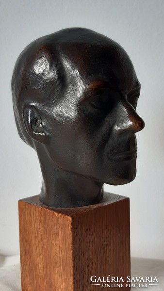 András Beck: statue of Béla Bartók (1948)