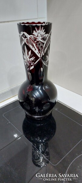 Burgundy crystal glass vase