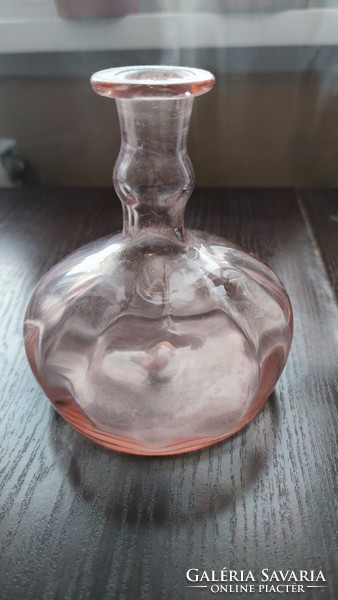Rózsaszín üveg