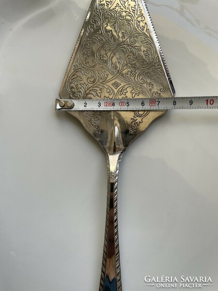 Large, beautiful silver-plated Italian cake spatula with chiseled on both sides