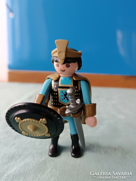 Playmobil knight, complete.