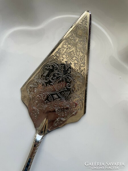 Large, beautiful silver-plated Italian cake spatula with chiseled on both sides