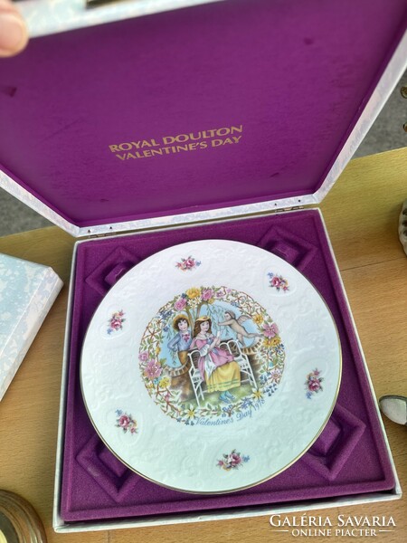 Royal doulton. Valentine's day porcelain plates