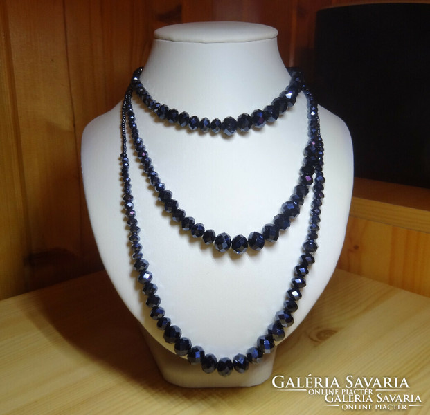 Ebony, polished, 3-row necklace strung with pearls.