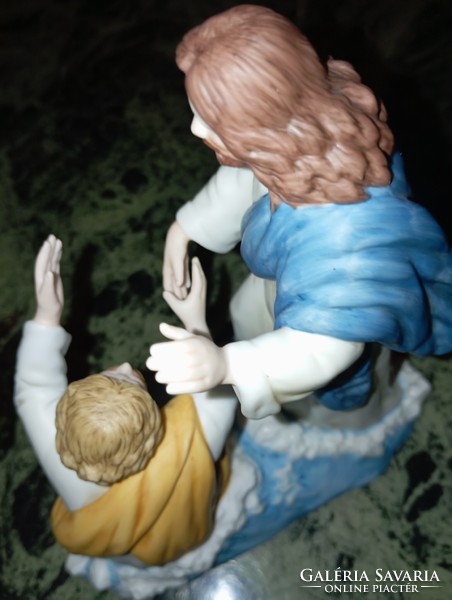 Jézus szobor porcelán. Könyörgés.
