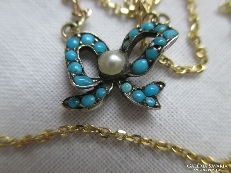 Antique necklace: Biedermeier bow with turquoise stones, pearls, gold chain