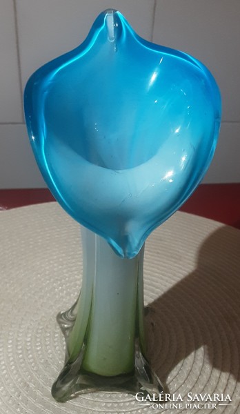 Különleges formájú üveg váza