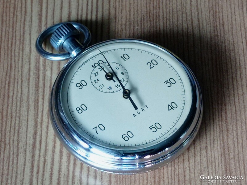 Hundred minute agate stopwatch in excellent condition