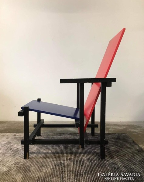 Iconic Gerrit Rietveld red-blue chair replica pair, designer armchair