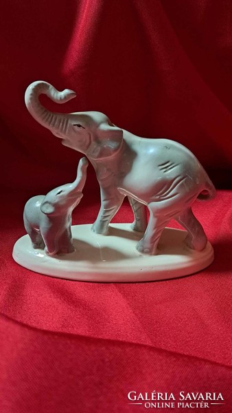 Elefántok figura