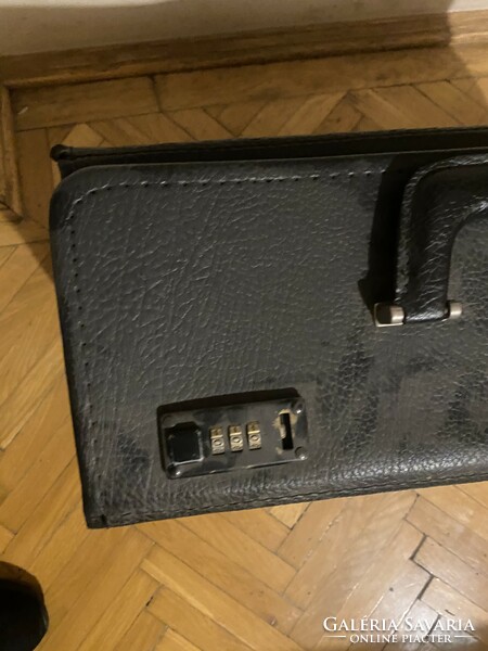 Leather pilot suitcase