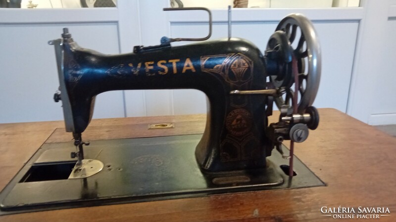 Vesta varrógép
