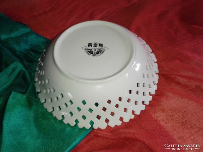 Openwork porcelain bowl....Oriental.