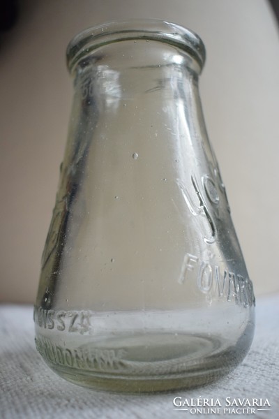 Capital Dairy Factory r.T. Yoghurt yogurt bottle 1944 patterned acid-etched mark in main milk material