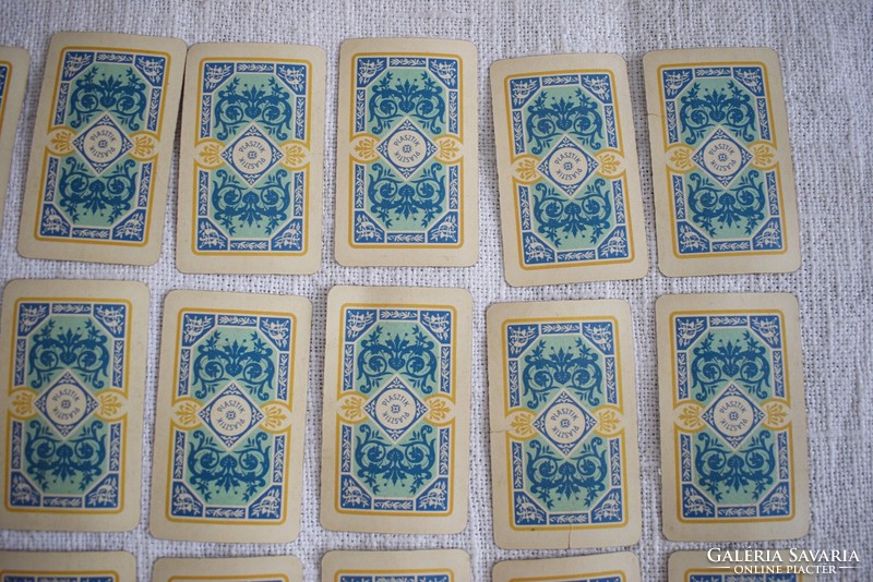 Régi magyar kártya PLASZTIK 32 lap 10 x 6 cm játék , kék