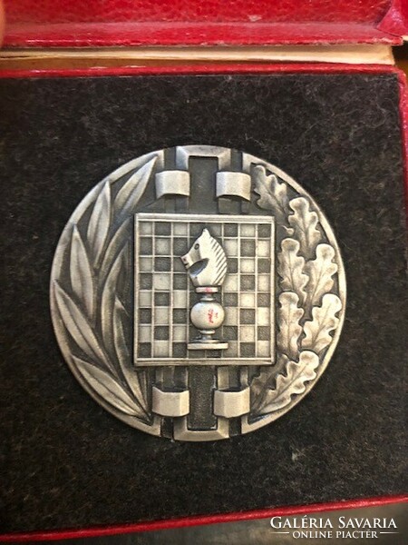 Silver chess tournament commemorative medal, French, 5 cm in diameter.