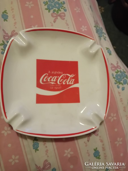 Coca-cola,Hollóházi hamuzó