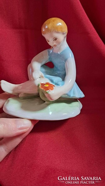 Bodrogkeresztúri kék ruhás lány porcelán figura