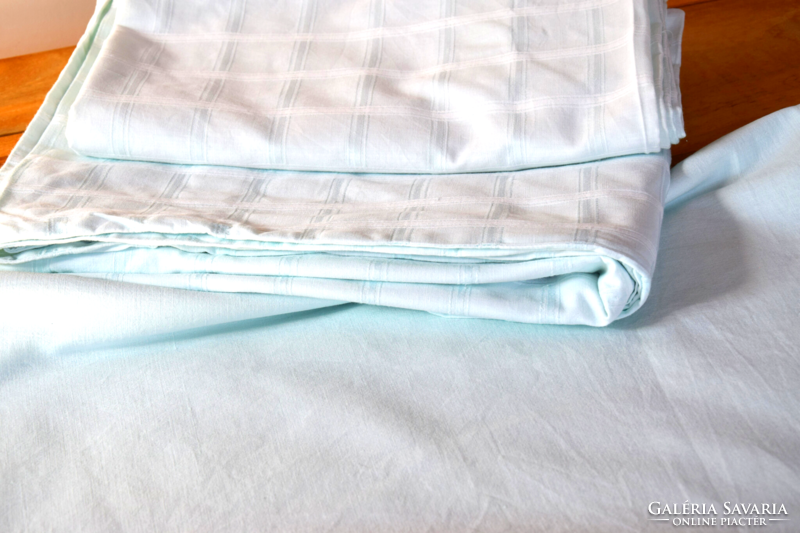 Old damask bedding set 1 duvet 2 pillows pastel green + sheets