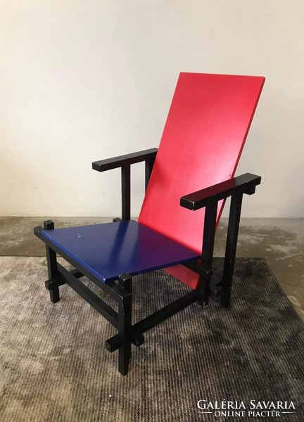 Iconic Gerrit Rietveld red-blue chair replica pair, designer armchair