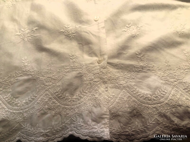 Beautiful embroidered women's cotton pajamas size 12