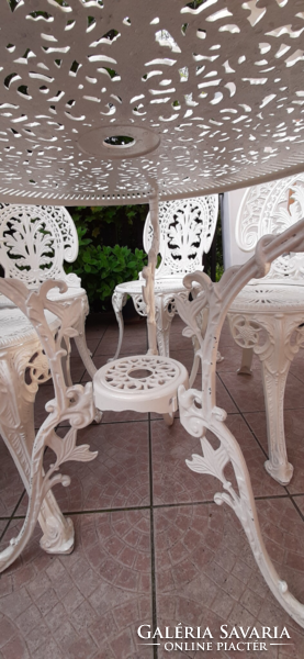 Garden furniture / cast aluminum