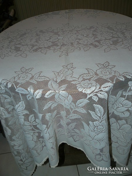 ﻿﻿Beautiful openwork lace pattern tablecloth