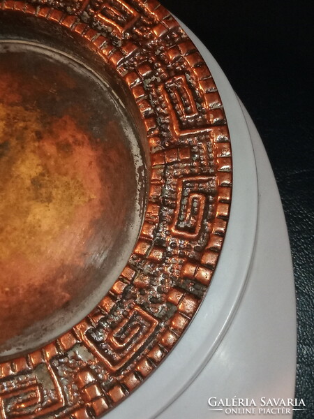 Hagyatékból görög mintás bronz hamutál eladó 8000ft óbuda 12cm átmérő súlya 220gr  hagyatékból kerül