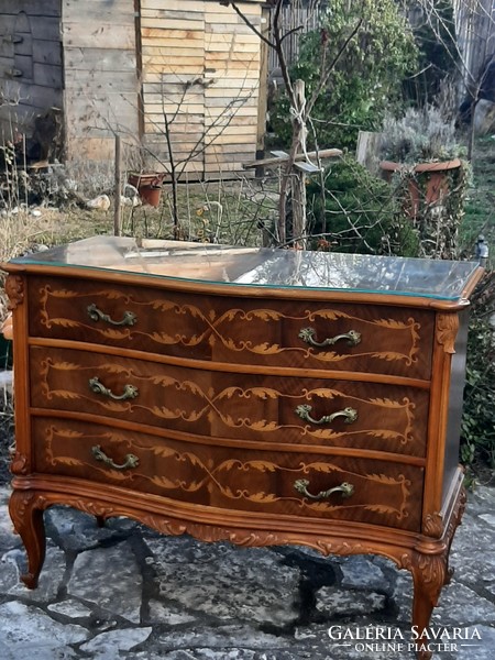 Beautiful baroque 3-drawer inlaid wooden dresser with wonderful hand carvings and copper handles