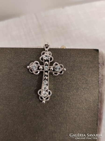 Bizzu silver cross pendant