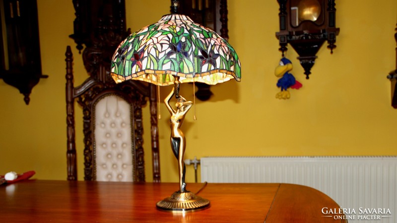 Tiffany nő alakos lámpa 60 cm 2.