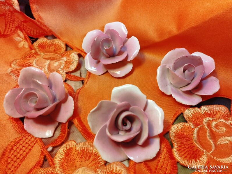 4 db. kézzel formázott rózsaszínű angol porcelán rózsa