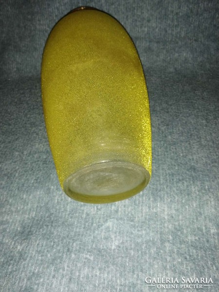 Sárga üveg váza arany széllel, 34 cm magas