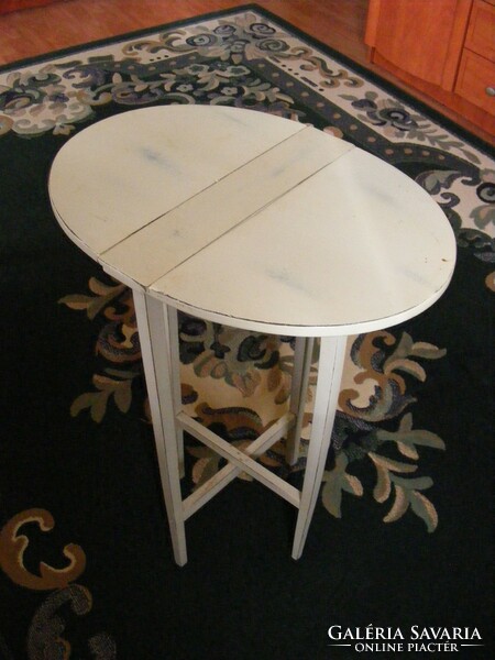 Folding side table
