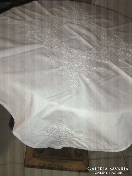 Beautiful snow-white azure rose tablecloth