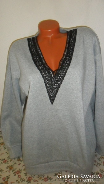 Soft, warm fleece sweater with lace neck ( 42-44 )
