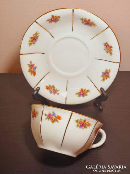 Drasche Budapest, 6 db teáscsésze-aljával, virágmintás dekorral, aranyozott díszítéssel, XX.szd köze