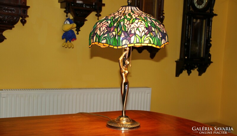 Tiffany nő alakos lámpa 60 cm 1.