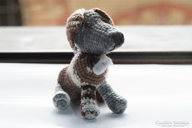 Self-designed crochet dog craft toy with surprising flower seeds (dettyamigurumi)