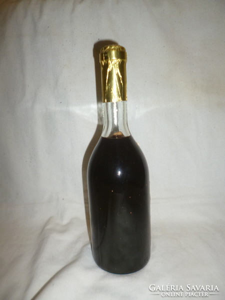 Régi tokaji aszú 3puttonyos bor 0,5 liter 60 év körüli