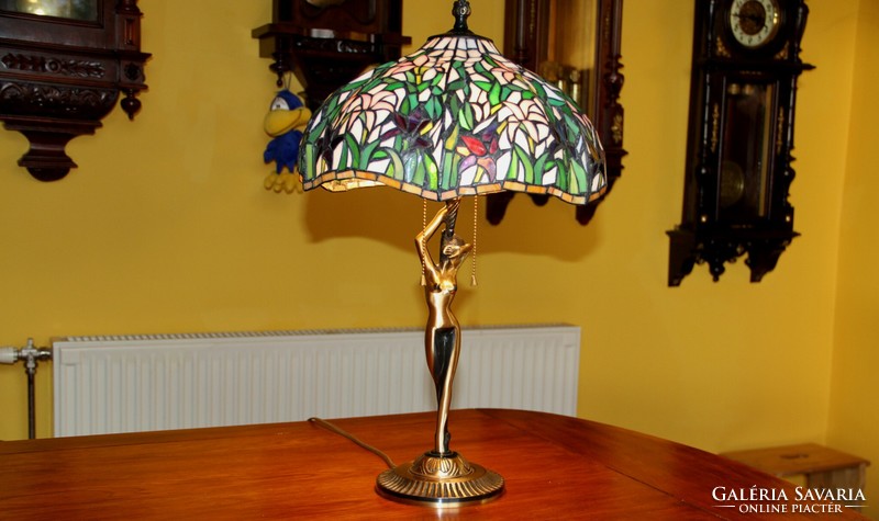 Tiffany nő alakos lámpa 60 cm 2.