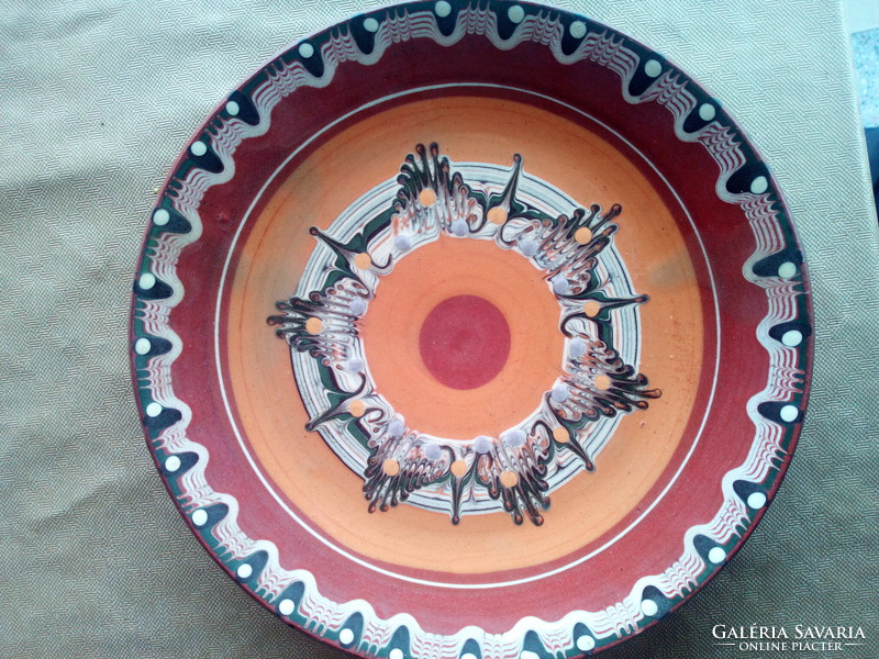 Old ceramic decorative plate (2 pcs.)